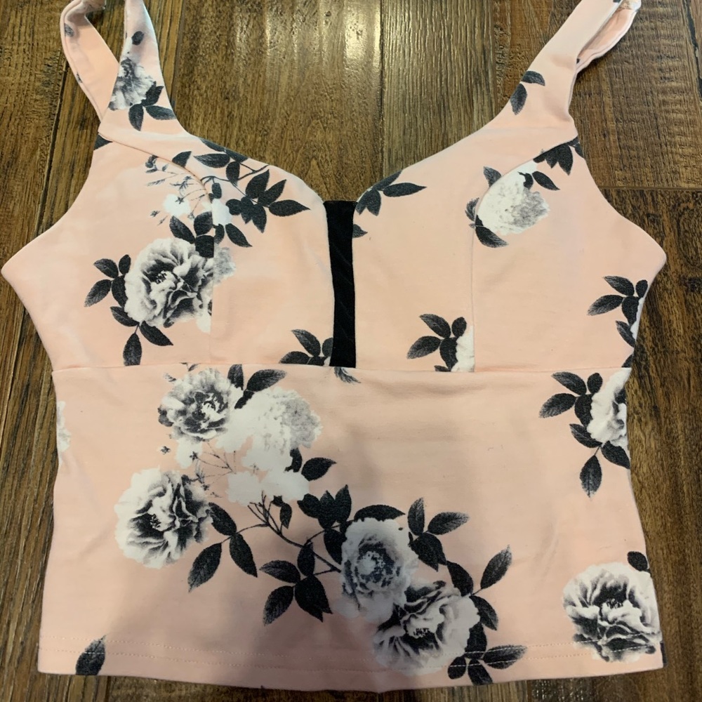 Very cropped top 💕